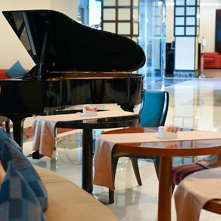City Seasons Hotel & Suites Muscat Eksteriør billede
