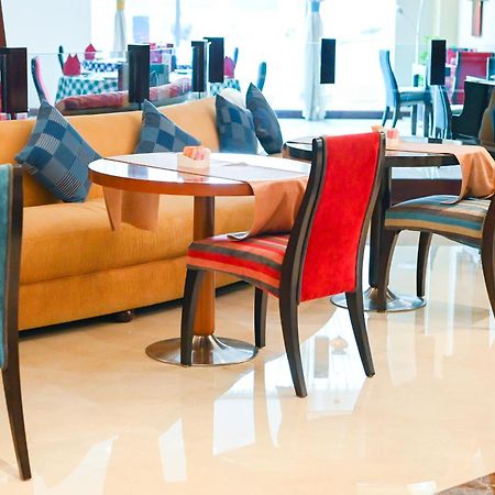 City Seasons Hotel & Suites Muscat Eksteriør billede