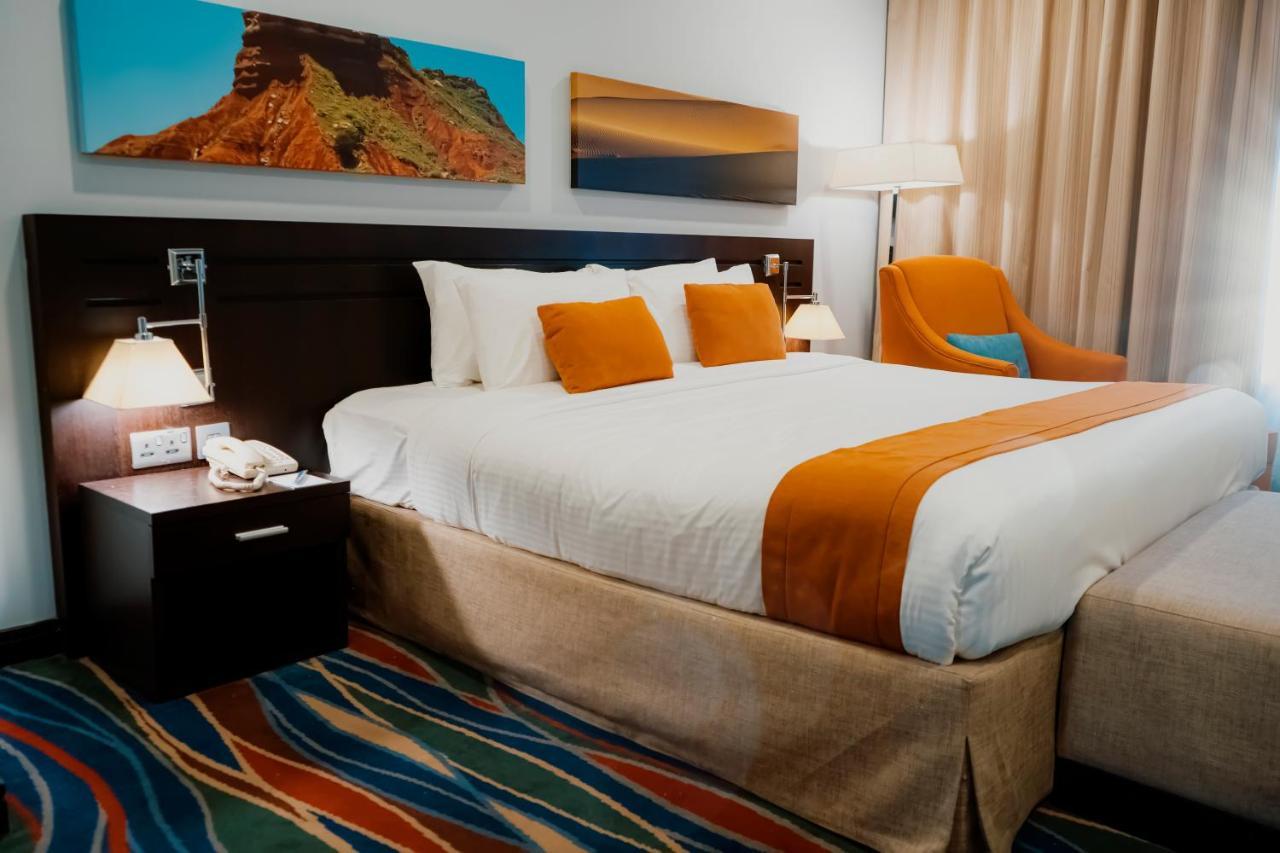 City Seasons Hotel & Suites Muscat Eksteriør billede