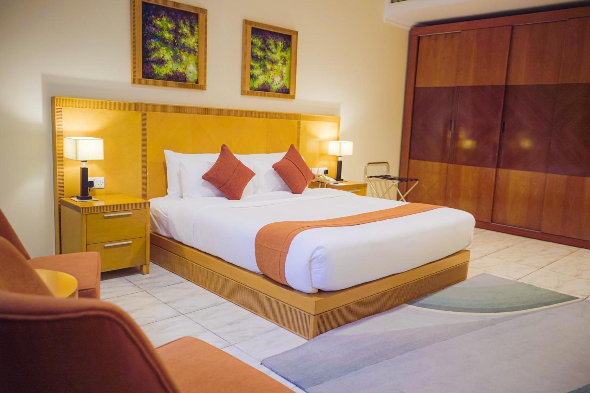 City Seasons Hotel & Suites Muscat Eksteriør billede