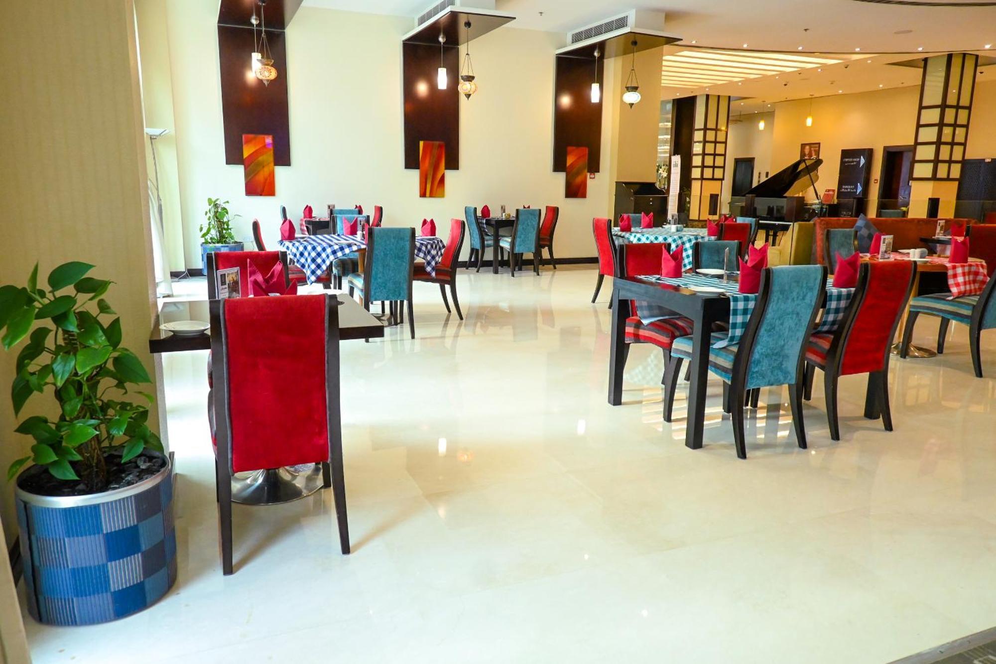 City Seasons Hotel & Suites Muscat Eksteriør billede