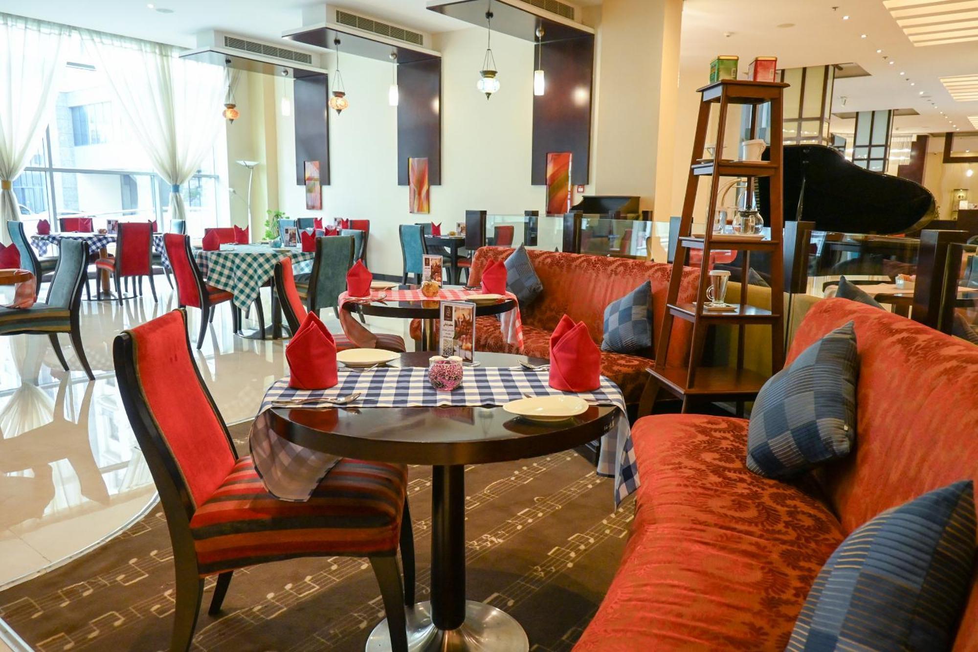 City Seasons Hotel & Suites Muscat Eksteriør billede