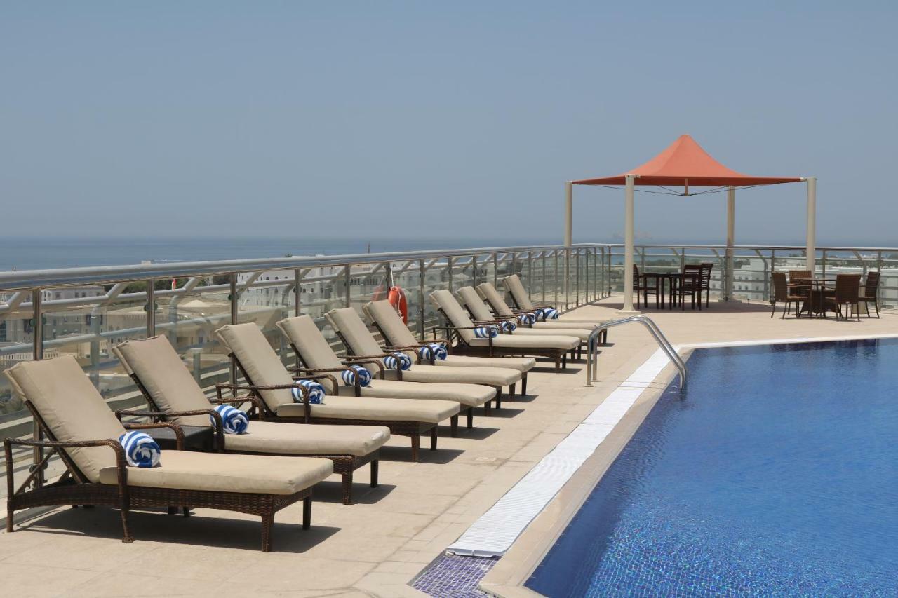 City Seasons Hotel & Suites Muscat Eksteriør billede